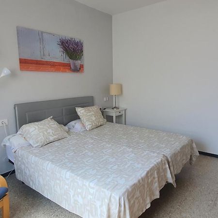 Apartment With Terrace Весиндарио Екстериор снимка